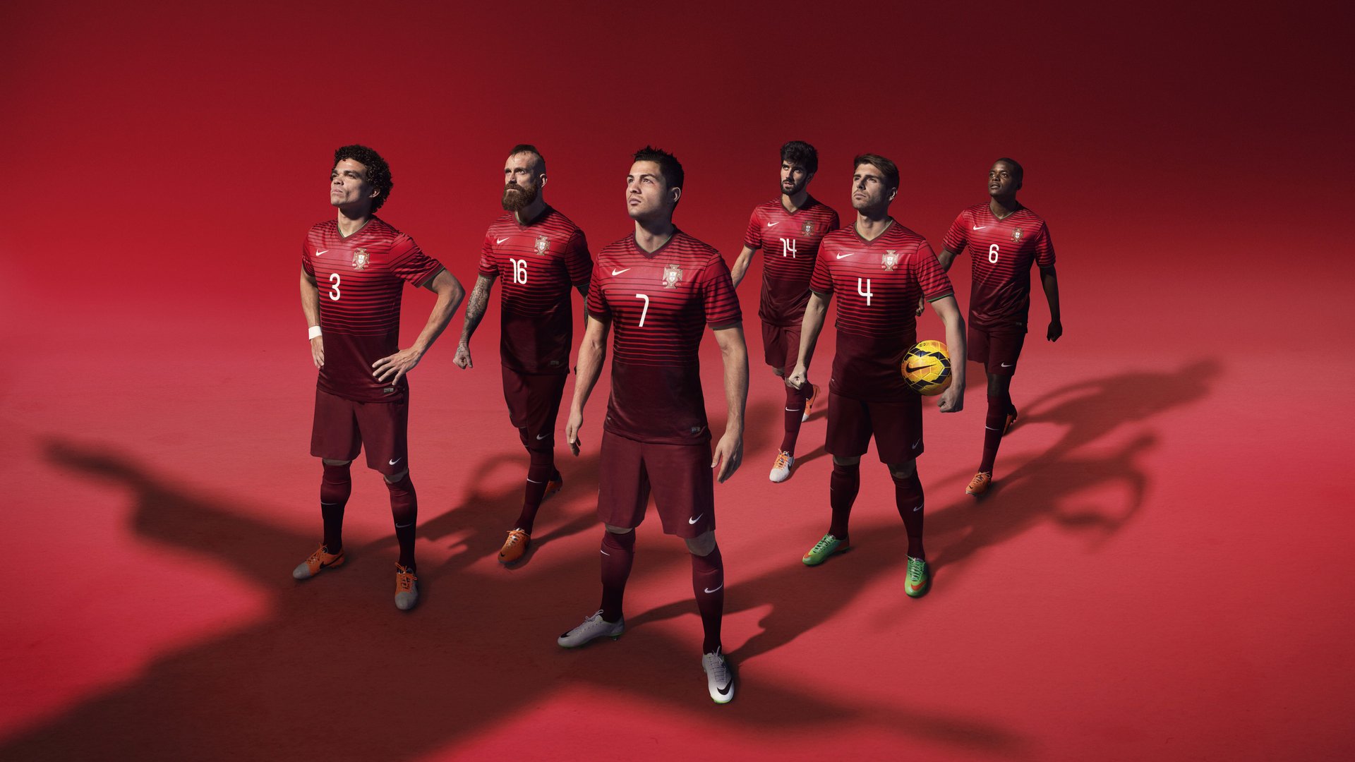 NBA总决赛激战正酣，勇士队逆转取胜扳平大比分