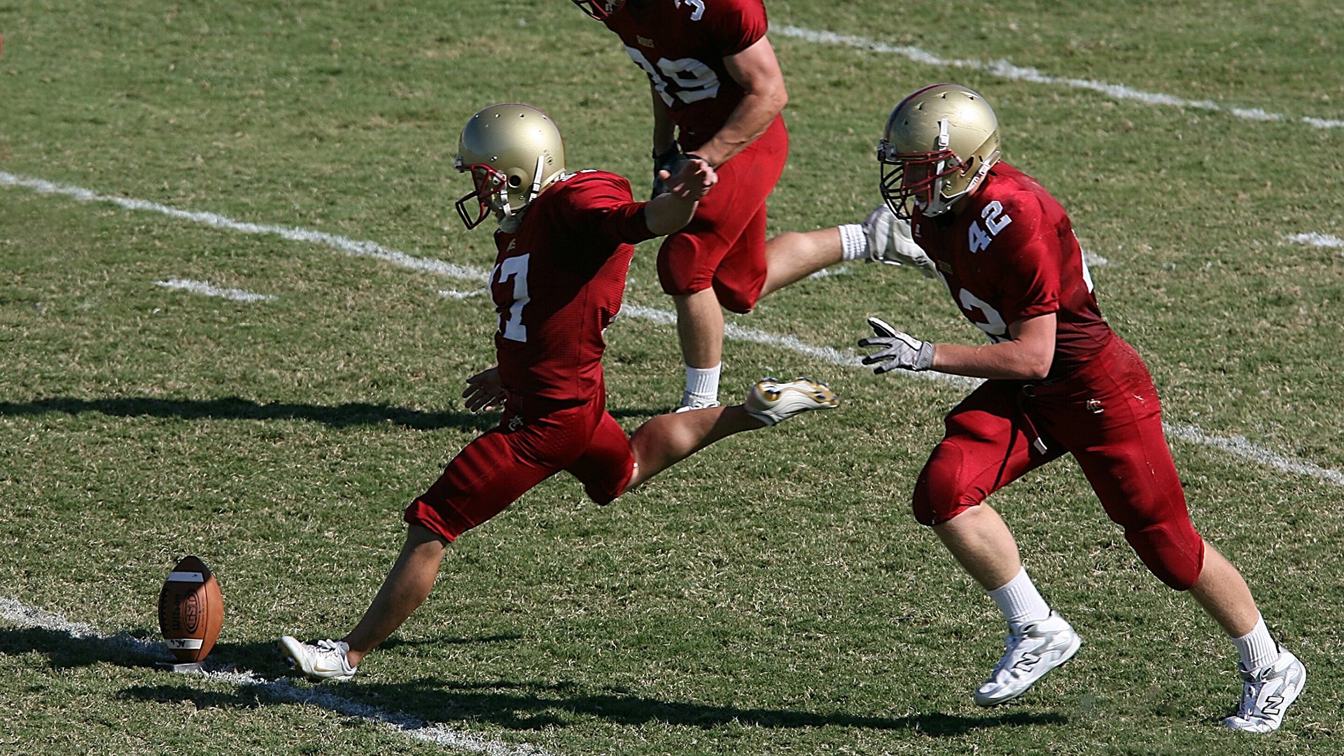 中国速度滑冰队再创佳绩 小将王雪梅打破全国纪录